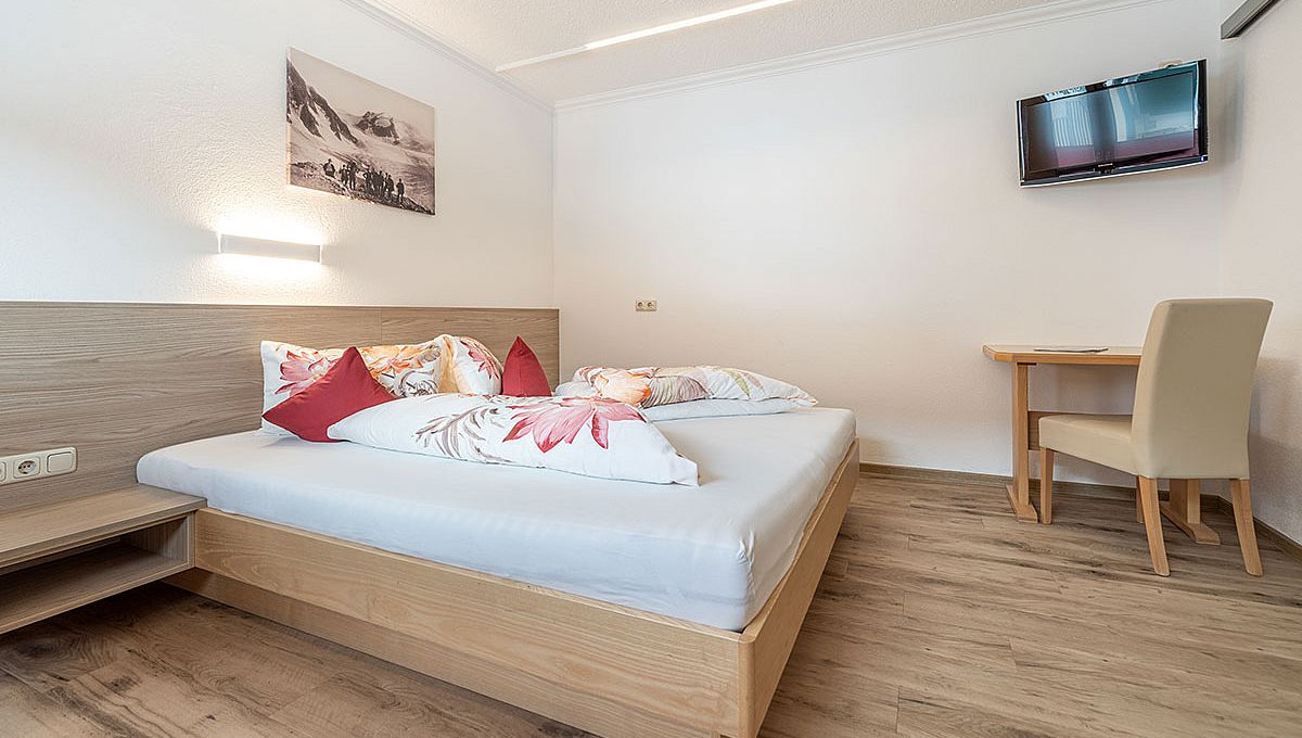 Apartment 6